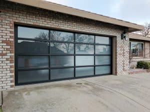 modern_glass_garage_door